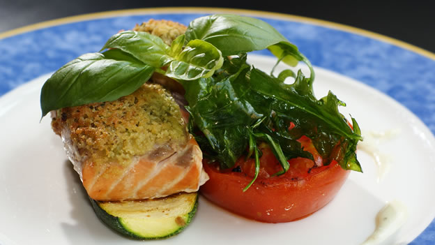 beneficios de la dieta mediterranea tomate, pescado